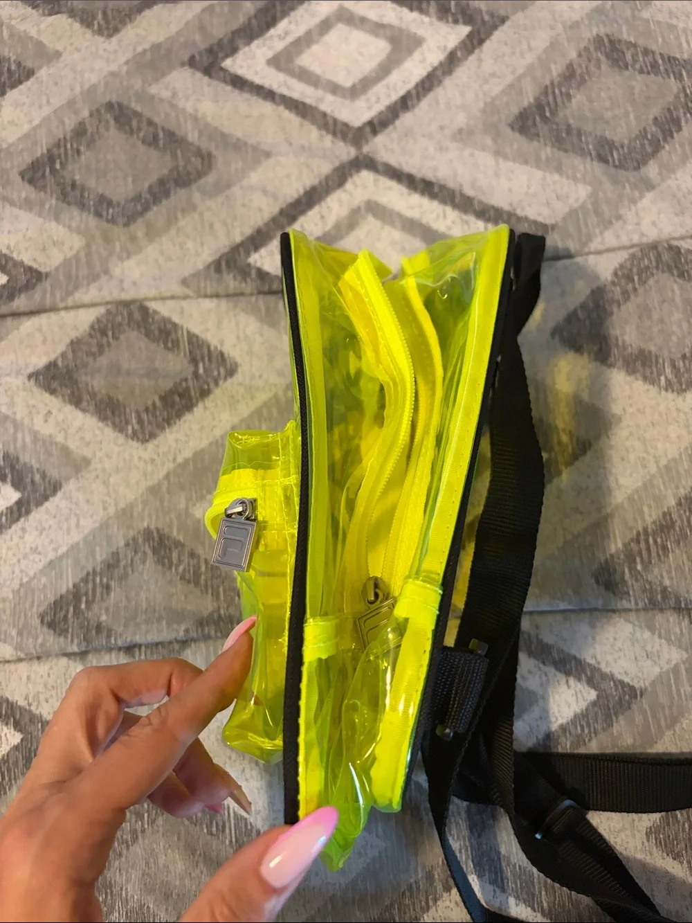 Fila transparent neon